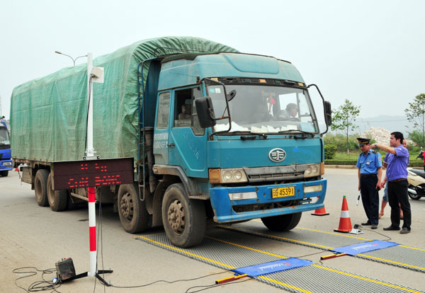 Tăng cường siết chặt kiểm soát tải trọng phương tiện vận tải đường bộ